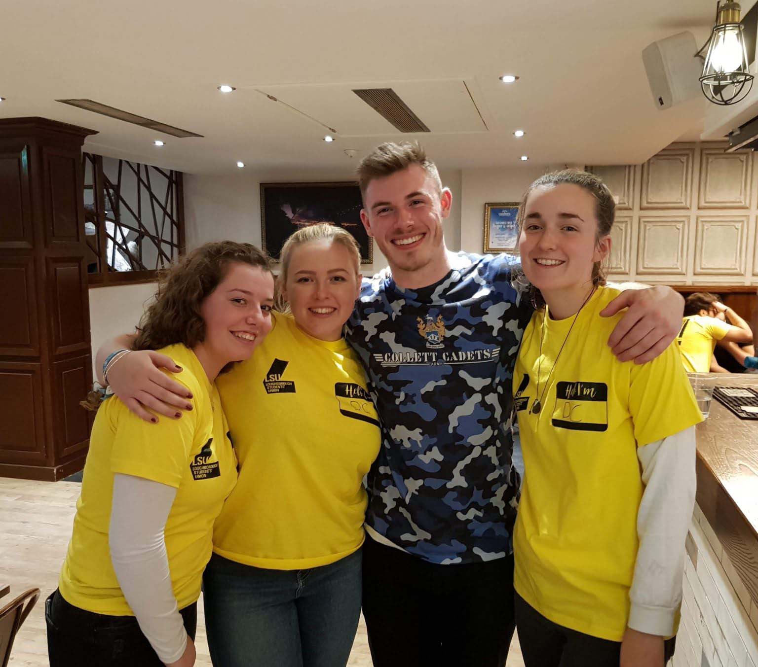 Becki and her friends as fresher helpers at 麻豆視頻_麻豆直播_麻豆传媒官网's freshers week. 