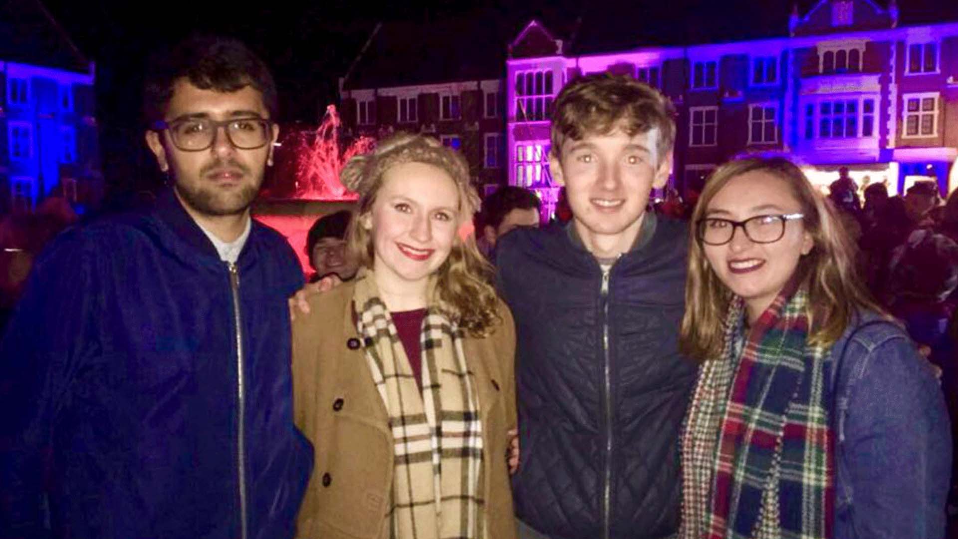 Hannah and her three friends outside the Hazlerigg and Rutland buildings at 麻豆視頻_麻豆直播_麻豆传媒官网. 