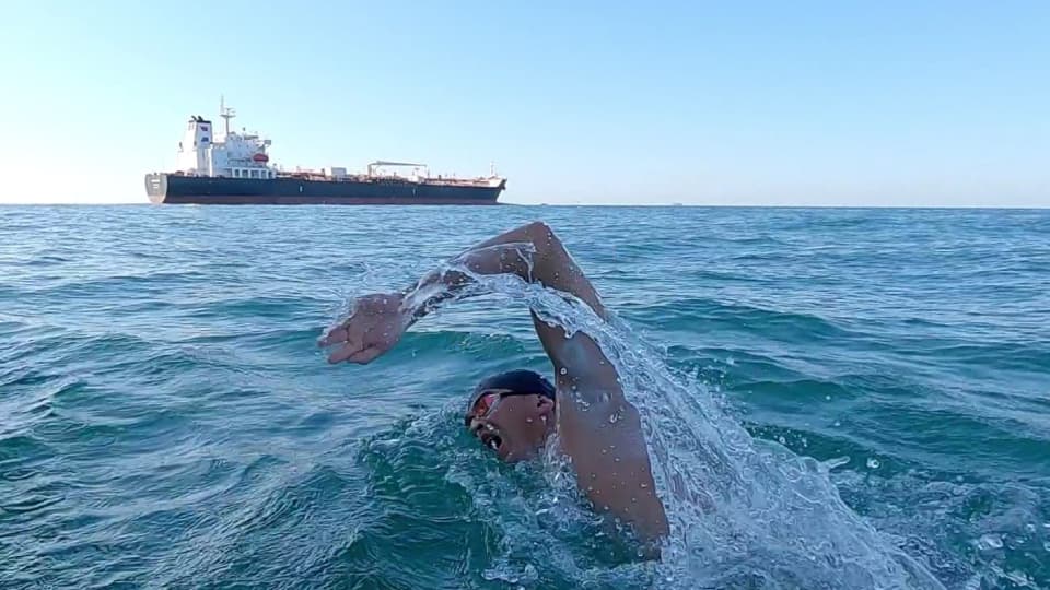 Andrew Donaldson, the 麻豆視頻_麻豆直播_麻豆传媒官网 alumnus, has taken on the ‘Ocean’s Seven Swim Challenge for Mental Health’, which involves the seven toughest and most iconic channel swims in the world, equating to a total of almost 200km.